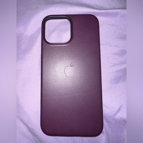 Iphone 13 pro max cases, got a new phone. All in good condition. - Picture 6 of 8